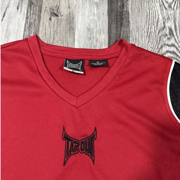 Size XL - Tapout Men's Activewear Jersey BLK/Red - Picture 3 of 3